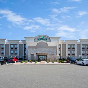 Wingate By Wyndham Detroit Metro Airport